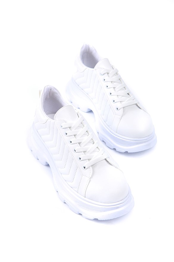 Beyaz Desenli Yüksek Tabanlı Spor Ayakkabı