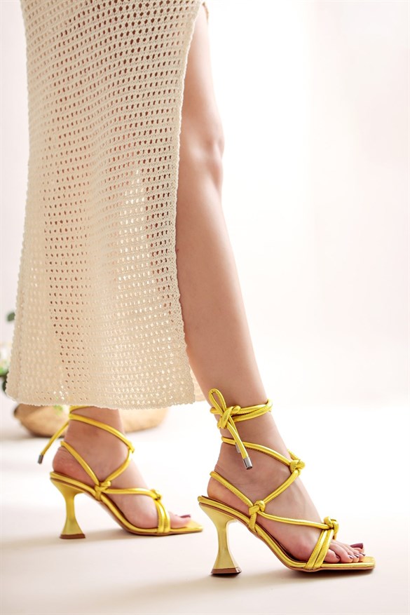 Charmaine Sarı Metalik Bilekten Bağlamalı Yüksek Topuklu Sandalet