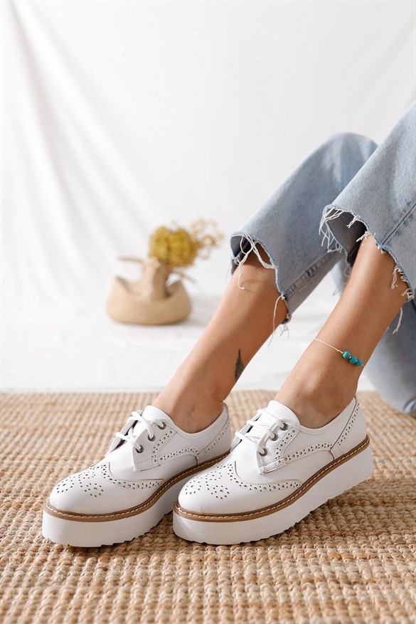 Lila Beyaz Lazerli Beyaz Kalın Tabanlı Bağcıklı Casual Ayakkabı