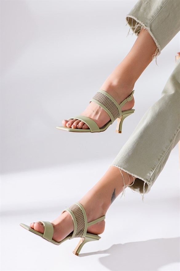 Marylou Yeşil Küt Burunlu Bantlı Fileli Topuklu Sandalet
