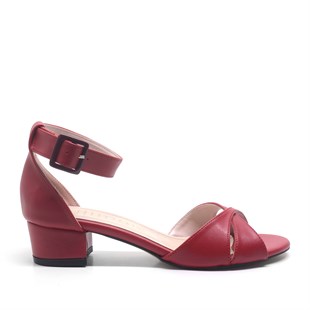 Kırmızı Bilek Bantlı Alçak Topuk Kadın Ayakkabı